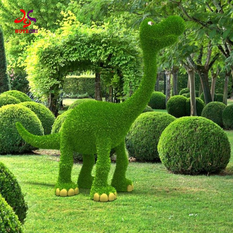 Giant Green Sculptures: Respire Touch Lanati nan Vil la